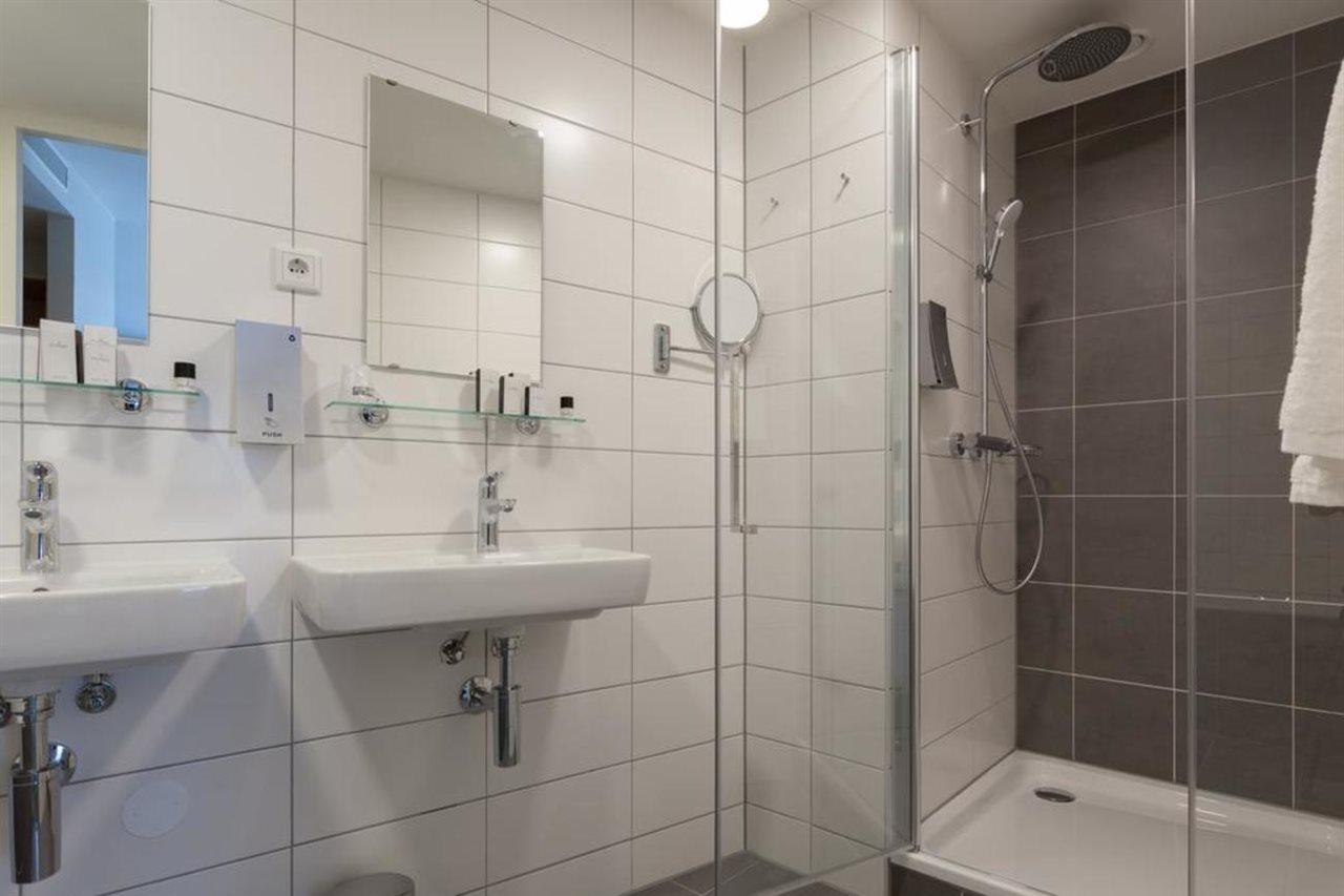 Plaza Premium Den Haag City Center Exterior photo