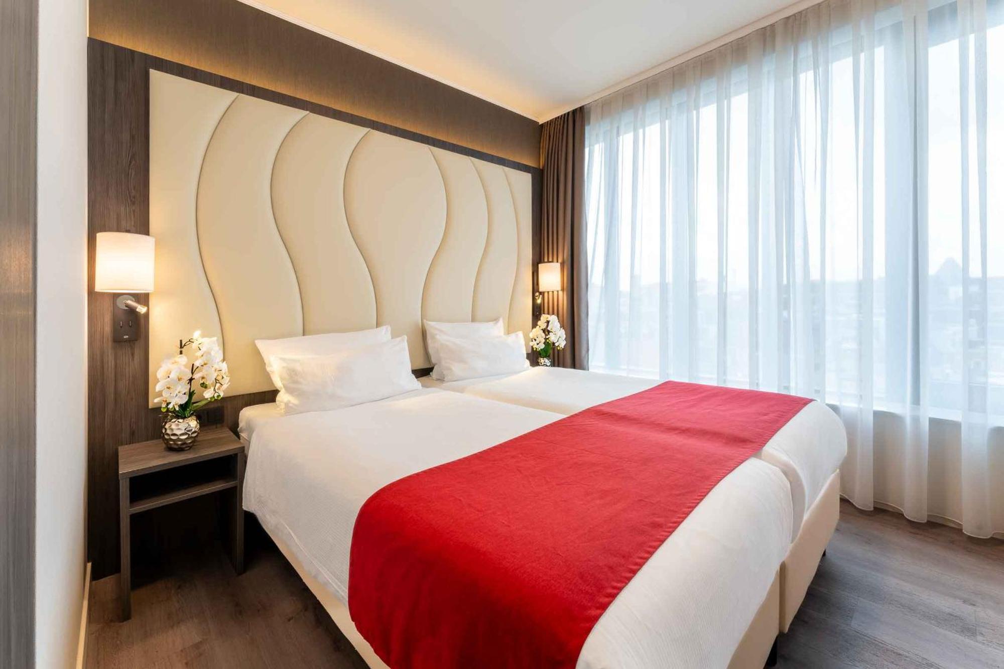 Plaza Premium Den Haag City Center Exterior photo