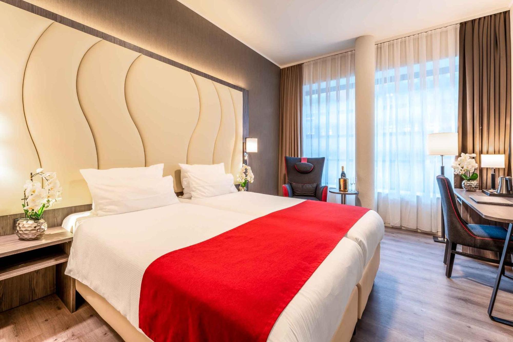 Plaza Premium Den Haag City Center Exterior photo