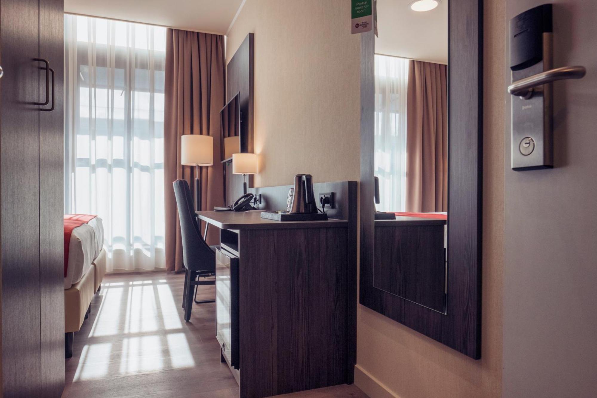 Plaza Premium Den Haag City Center Exterior photo