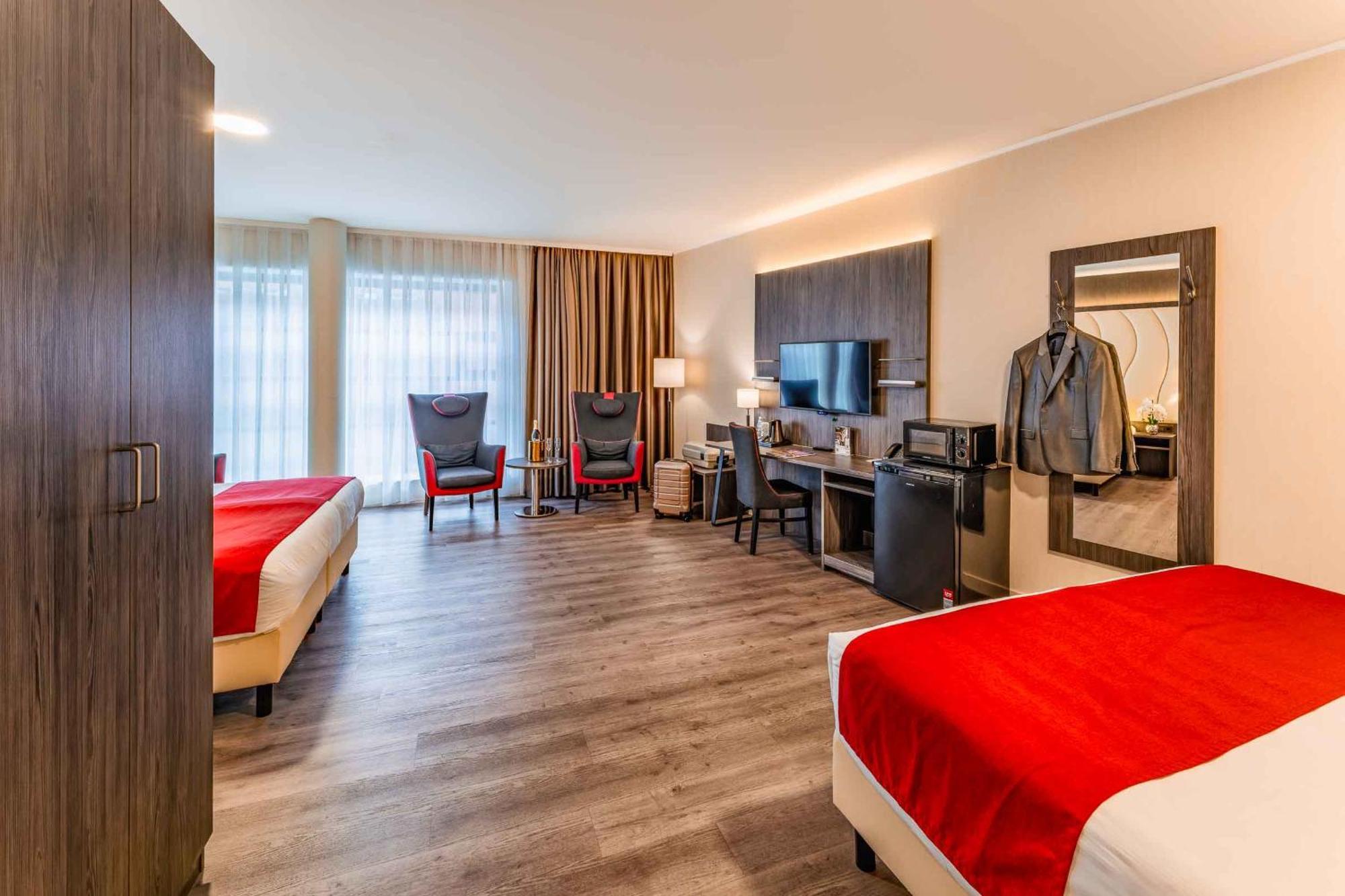 Plaza Premium Den Haag City Center Exterior photo