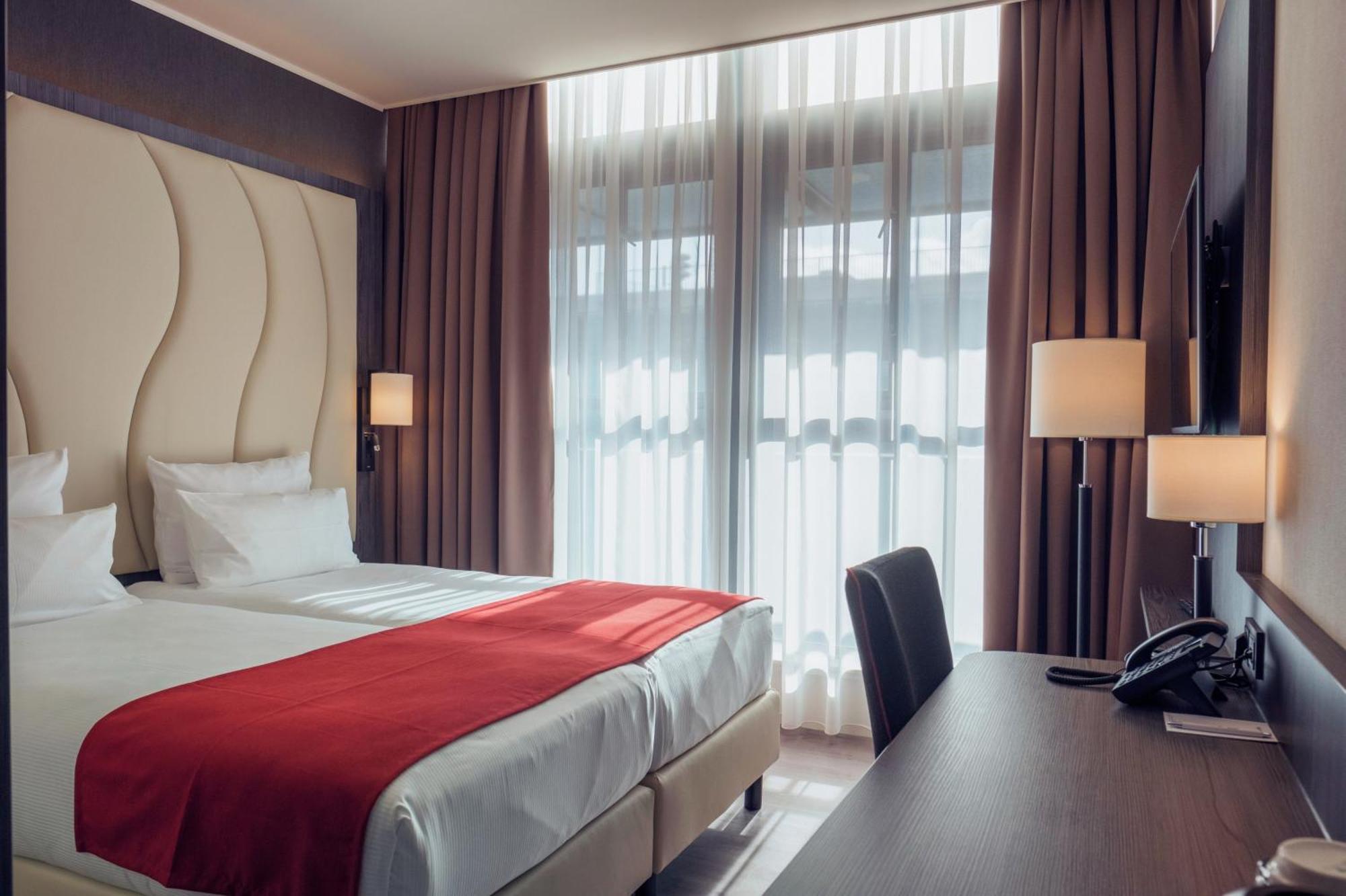 Plaza Premium Den Haag City Center Exterior photo